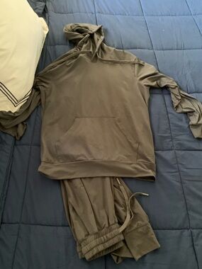 Comfrt jogging pant and hoodie set size extra small